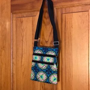 Quilted side bag with many pockets